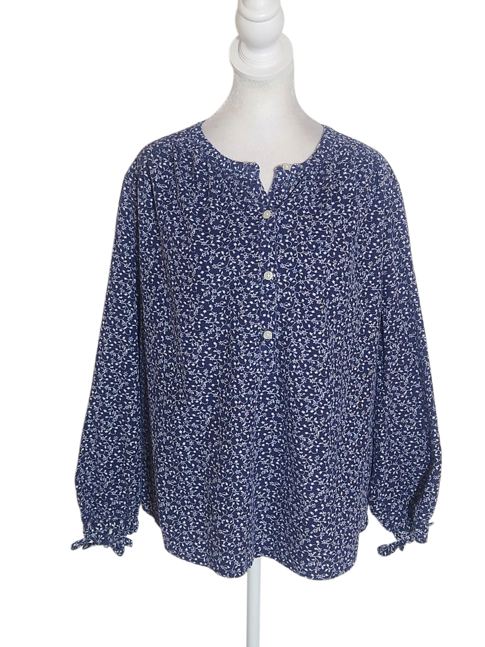 Old Navy Navy and White Floral Fine Wale Corduroy Half Button Top Size XL